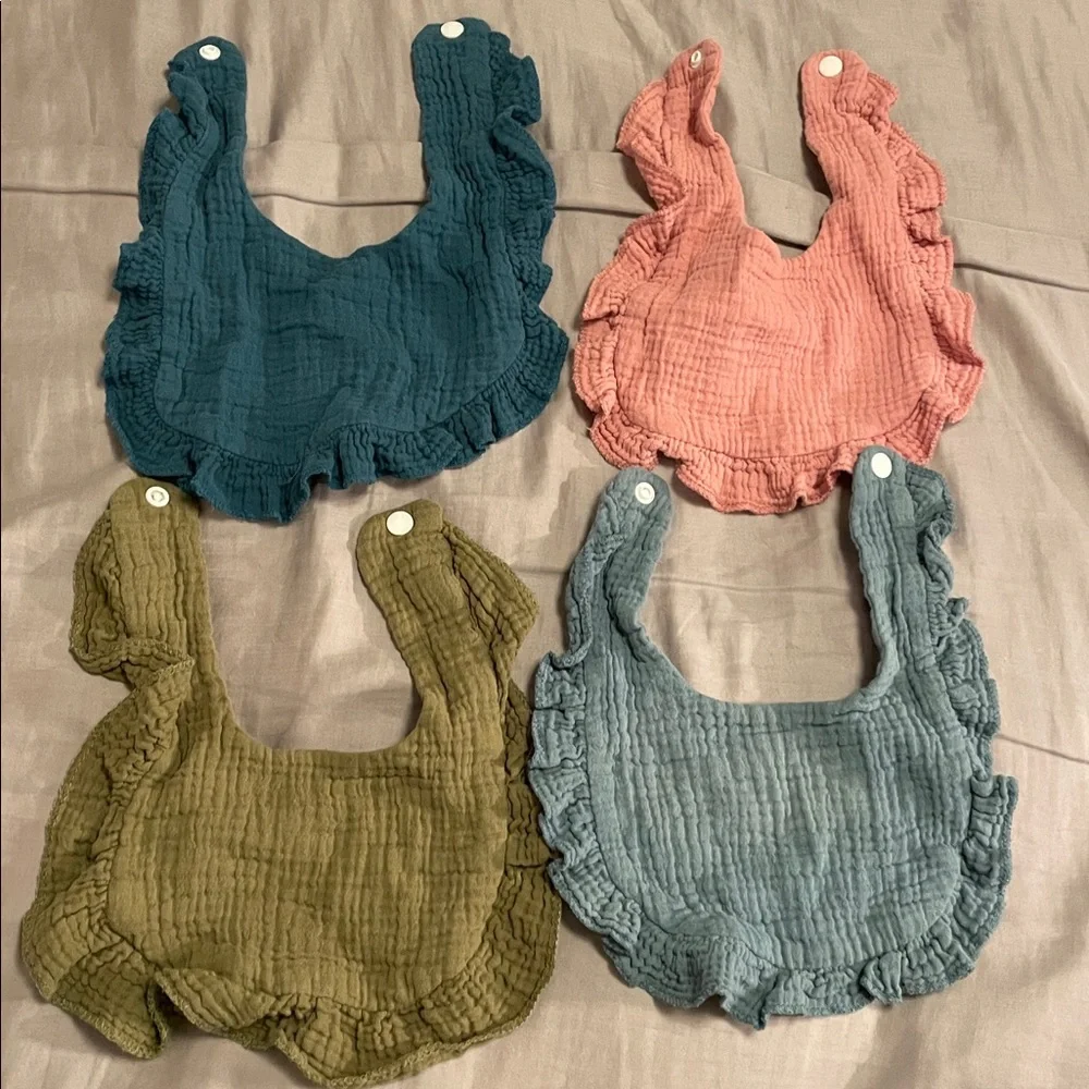 4 muslin cotton bibs
